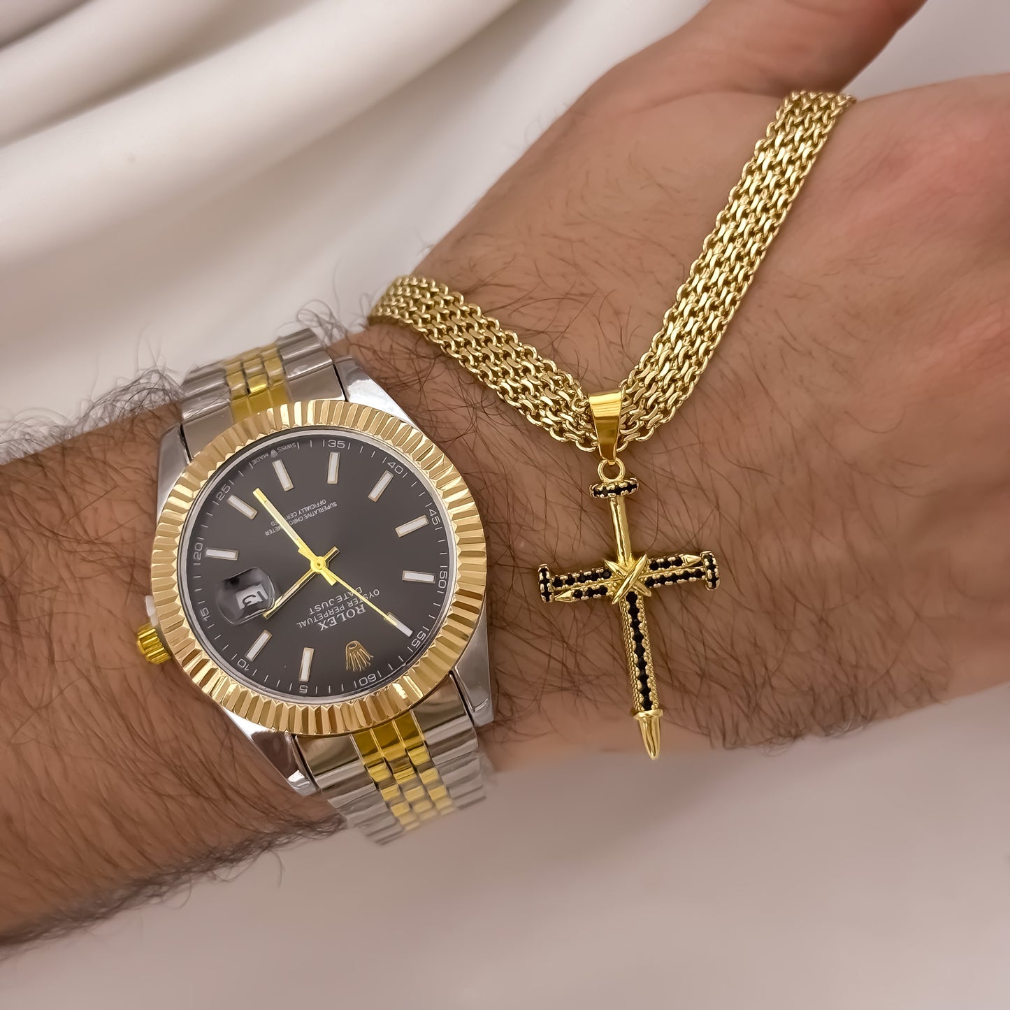 Cadena Tejido Chino Grueso de 60cm de 6mm de Grosor + Cruz Cristo Clavo con Micro circones en Oro Laminado 18k con Garantia de por vida + Reloj Rolex