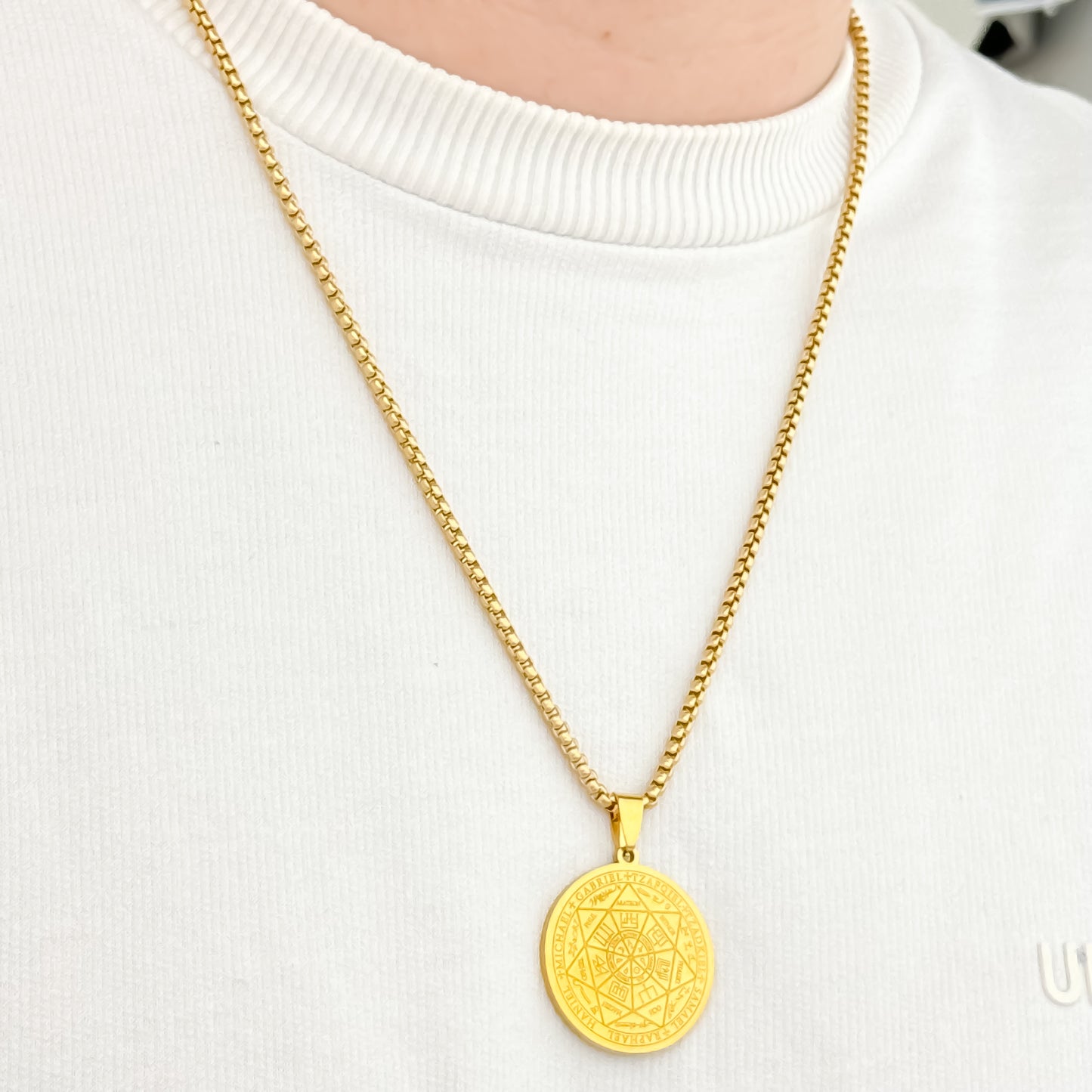 Collar Amuleto Sello 7 Arcángeles Cadena en Baño de Oro de 18k Protección