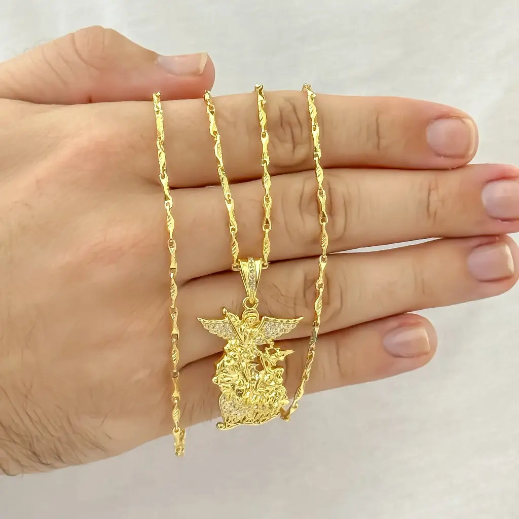 Collar de San Miguel Arcángel en Baño de Oro 18k Buscas Protección protección y guía del poderoso San Miguel