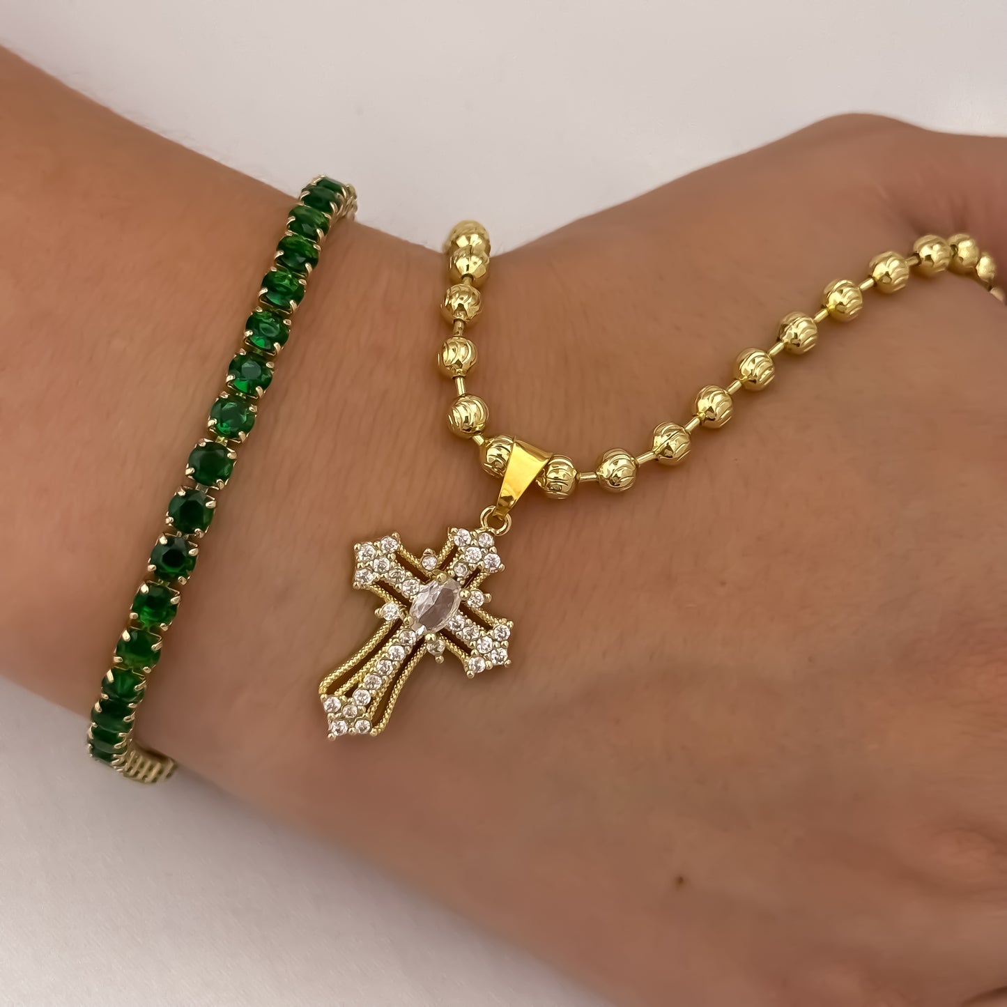 Cadena Tejido Militar Diamantada de Dama de 45cm de 4mm + Cruz Trébol con Micro Circones Cristales + Pulsera Tennis Verde Esmeralda en Oro Laminado 18k con Garantia de por vida