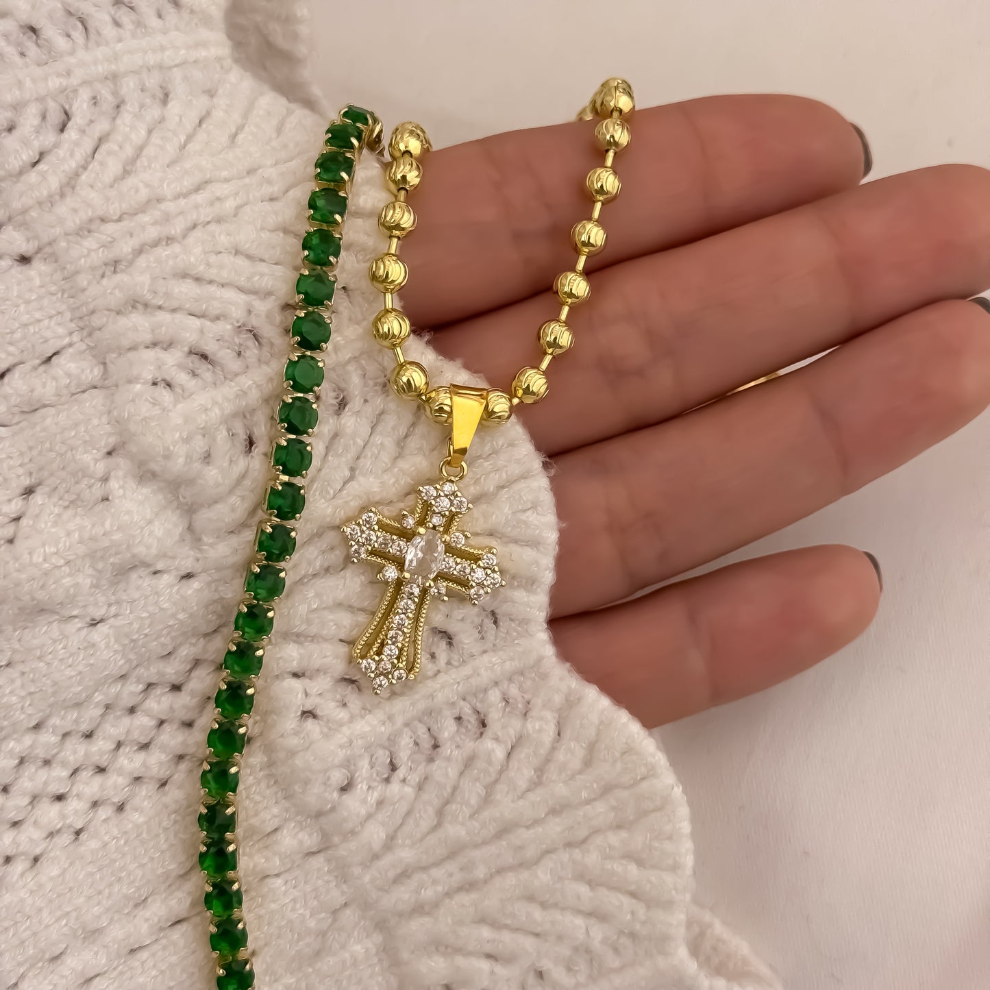 Cadena Tejido Militar Diamantada de Dama de 45cm de 4mm + Cruz Trébol con Micro Circones Cristales + Pulsera Tennis Verde Esmeralda en Oro Laminado 18k con Garantia de por vida