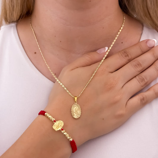 Cadena Tejido Escalera Plana de Dama 45cm + Virgen Guadalupe Tallada + Pulsera Hilo Rojo  Guadalupe en Oro Laminado 18k con Garantía