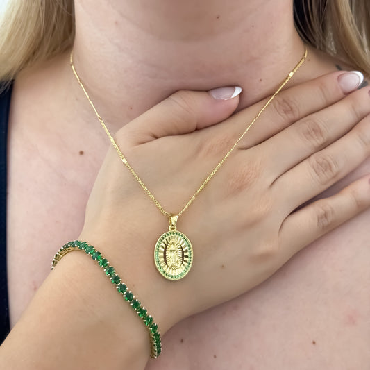 Cadena Cubana de Dama de 45cm + Virgen de Guadalupe con Micro circones Verde + Pulsera Tennis Verde Esmeralda en Oro Laminado 18k con Garantia de por vida