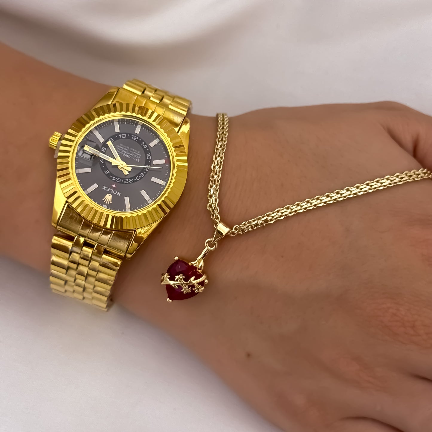 Cadena Tejido Chino de Dama de 45cm de 3mm de Grosor + Dije de Corazon de Jesús en Oro laminado 18k con Garantia de por vida + Reloj de Dama Rolex con Garantía