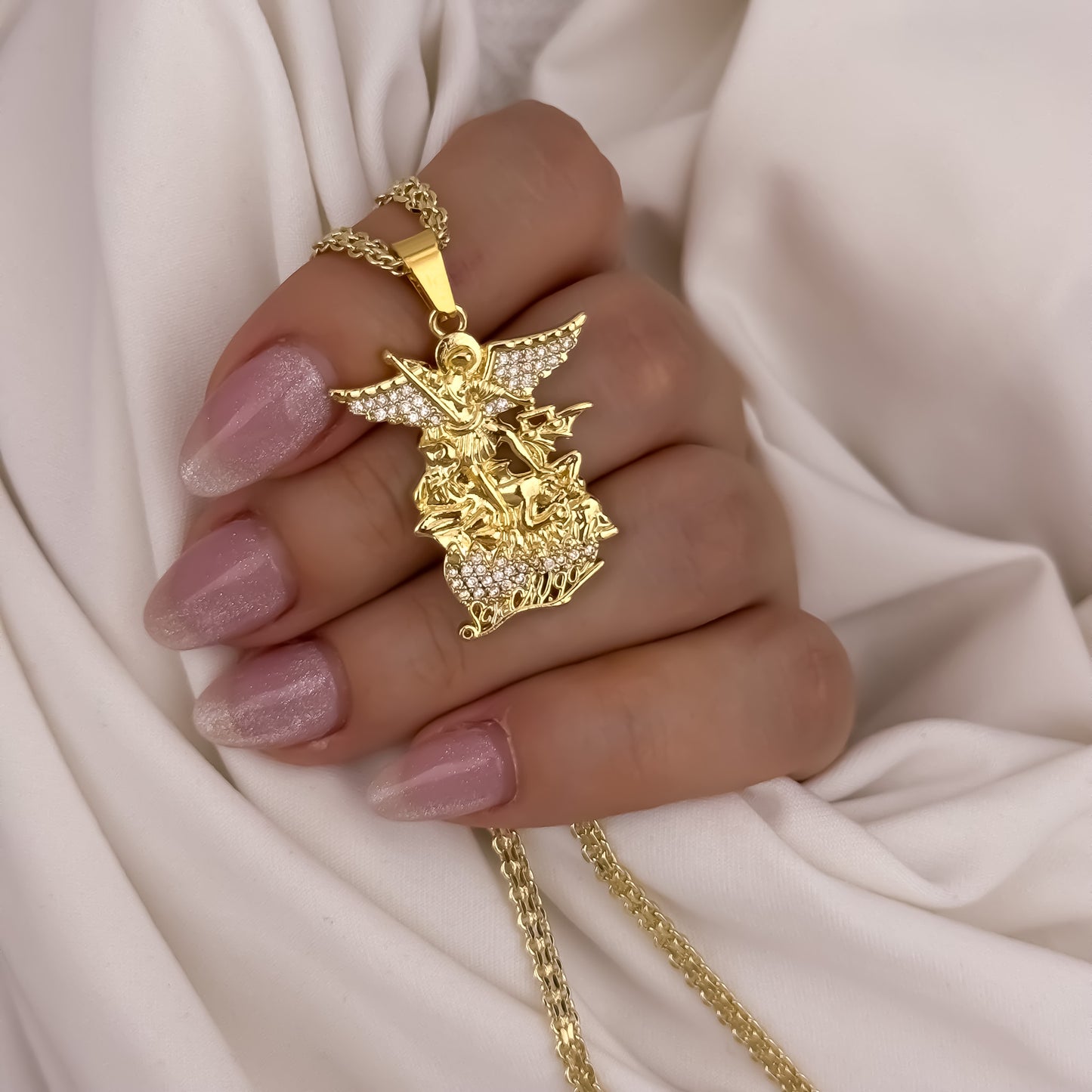 Cadena Tejido Chino de Dama de 45cm de 3mm  + San Miguel Arcángel Proteccion en Oro lamiado 18k con Garantia de por vida