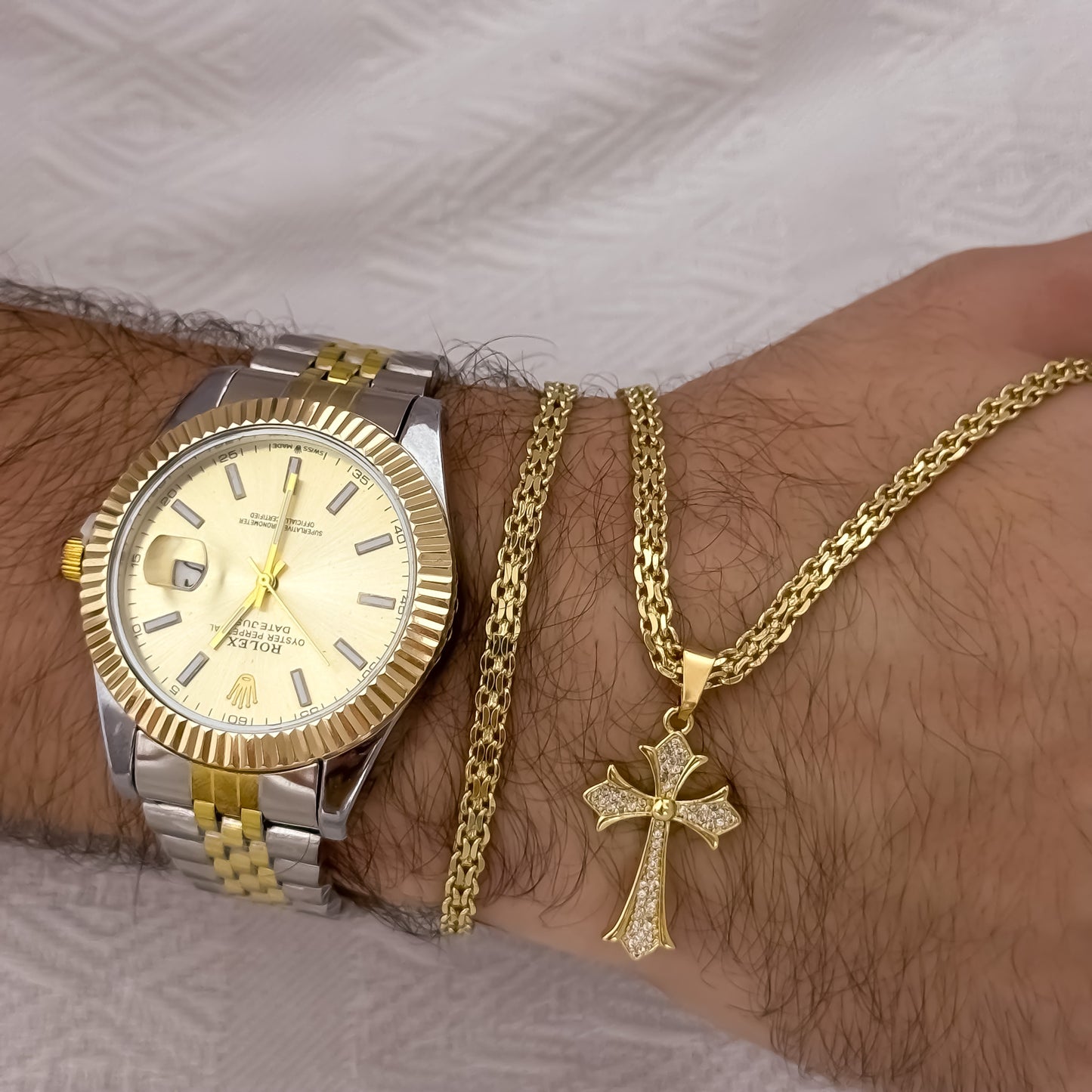 Conjunto de Cadena Tejido chino Hombre de 60cm de 3mm + Cruz Trebol con Micro Circones + Pulsera China de 20cm de 3mm en Oro Laminado 18k con Garantía de por vida + Reloj Rolex 1.1