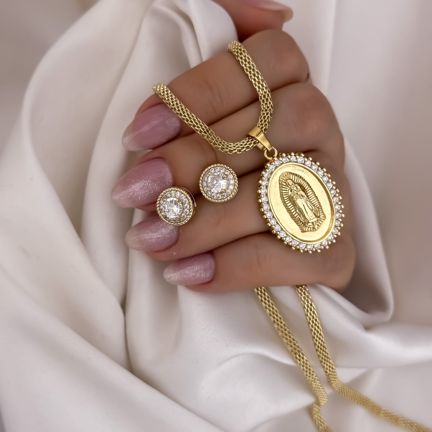 Cadena Tejido Chino Dama Gruesa de 5mm +  Virgen de Guadalupe con Micro Circones + Topos Balin con Micro Circones  en Oro Laminado 18k con Garantia de por vida