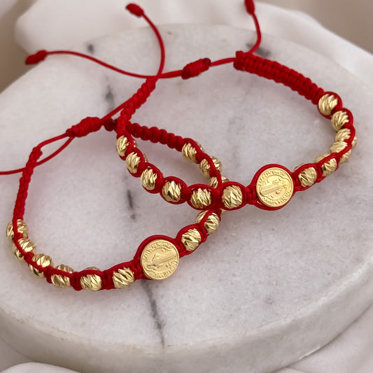 Promocion de 2 Pulseras de San Benito Proteccion en Hilo Rojo Balin Italiano de 6mm en Oro Laminado 18k con Garantia de por vida