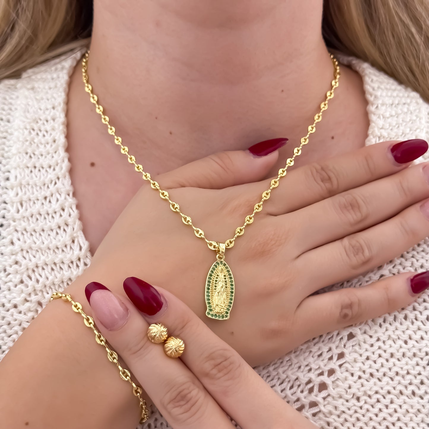 Cadena Tejido Gucci de Dama de 45cm + Virgen de Guadalupe con Micro Circones  Verde Esmeralda + Pulsera Gucci de 18cm + Topos Balin italiano de 6mm en Oro Laminado 18k con Garantia de por vida