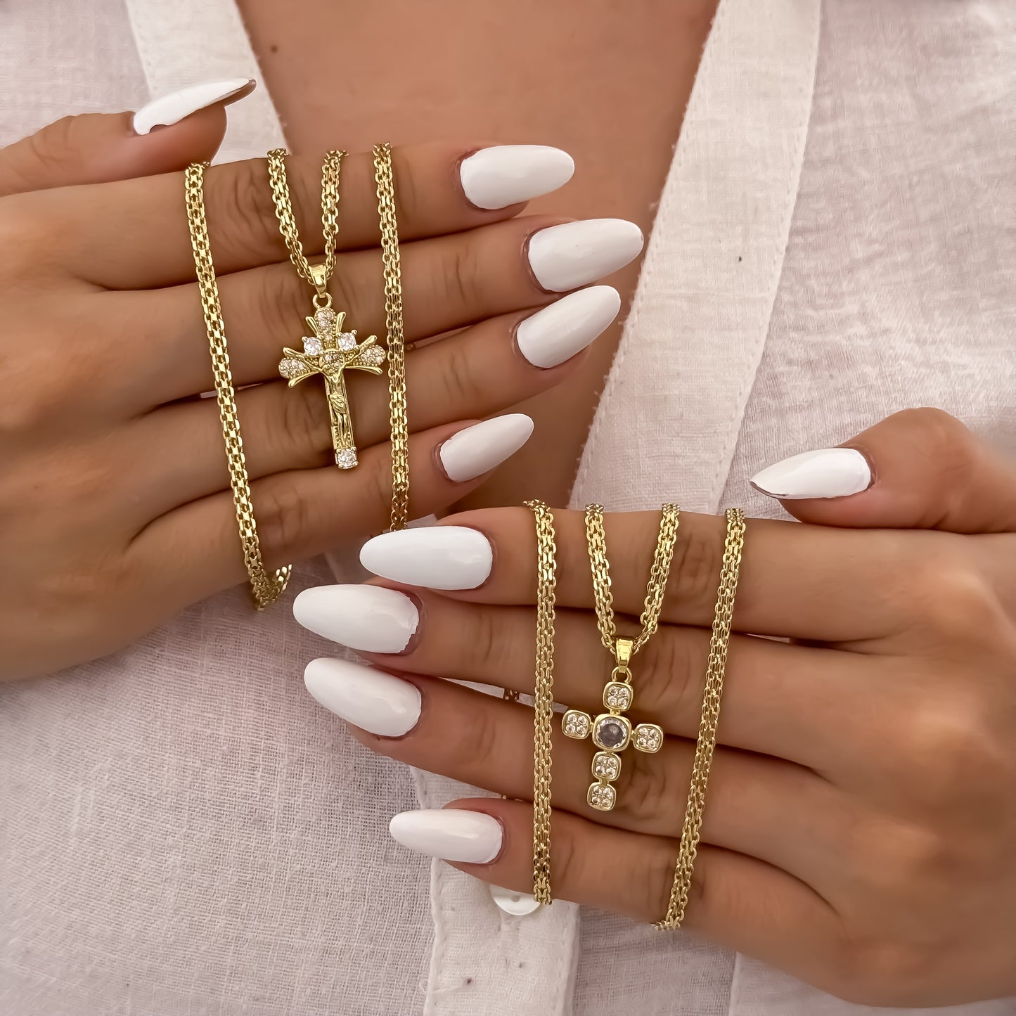 Promocion de Cadenas Para Parejas en Tejido Chino de Dama de 45cm + Hombre de 60cm con Dije de Cruz  Cristo Madero Protección en Oro Laminado 18k con Garantía de por vida