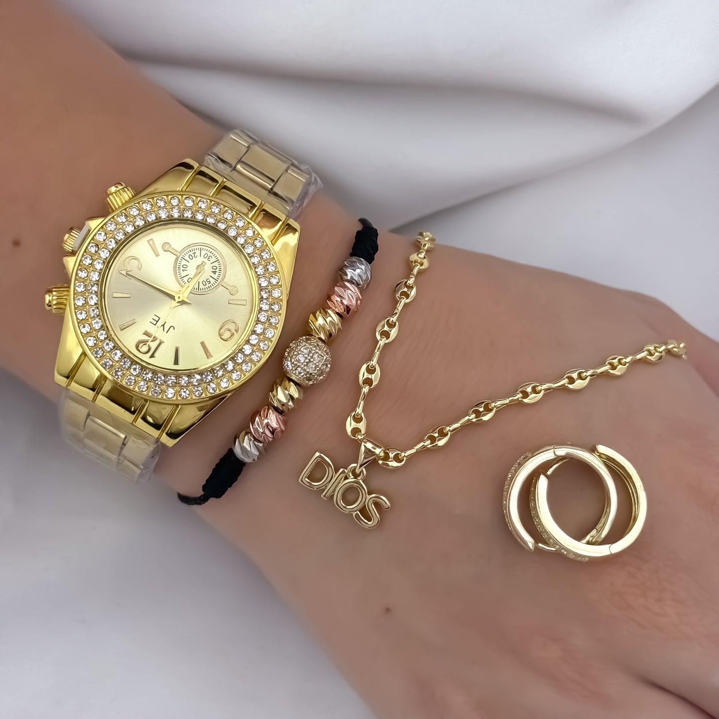 Cadena Tejido Gucci de Dama de 45cm de 3mm de Grosor + Dije de Dios + Pulsera de 3 Oros Balin 3mm Italiano de 4mm con Bola de Juego + Candongas con Destellos  en Oro Laminado 18k con Garantia de por vida + Reloj de Alta Calidad JYE