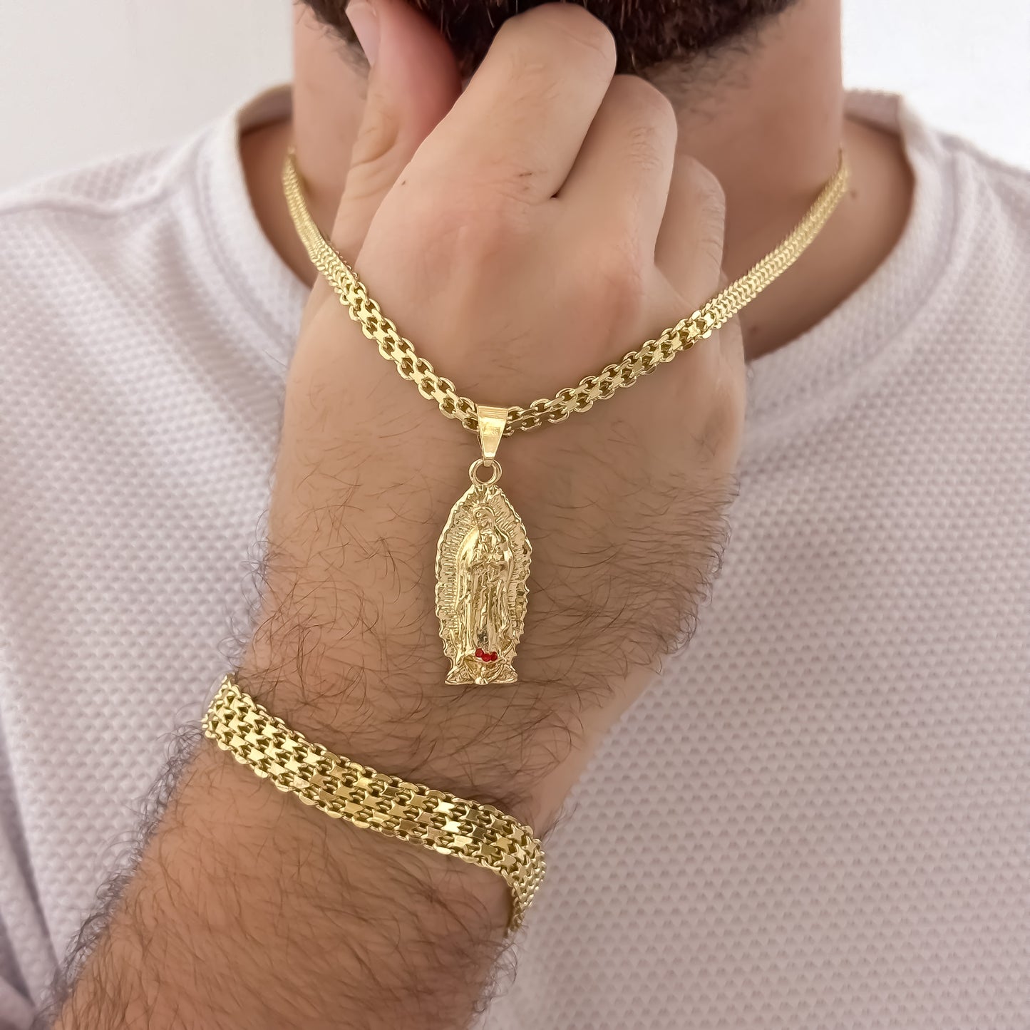 Cadena Tejido Chino de Hombre de 60cm de 4mm + Virgen de Guadalupe Tallada + Pulsera Tejido chino Gruesa de 10mm en Oro Laminado 18k con Garantia de por vida