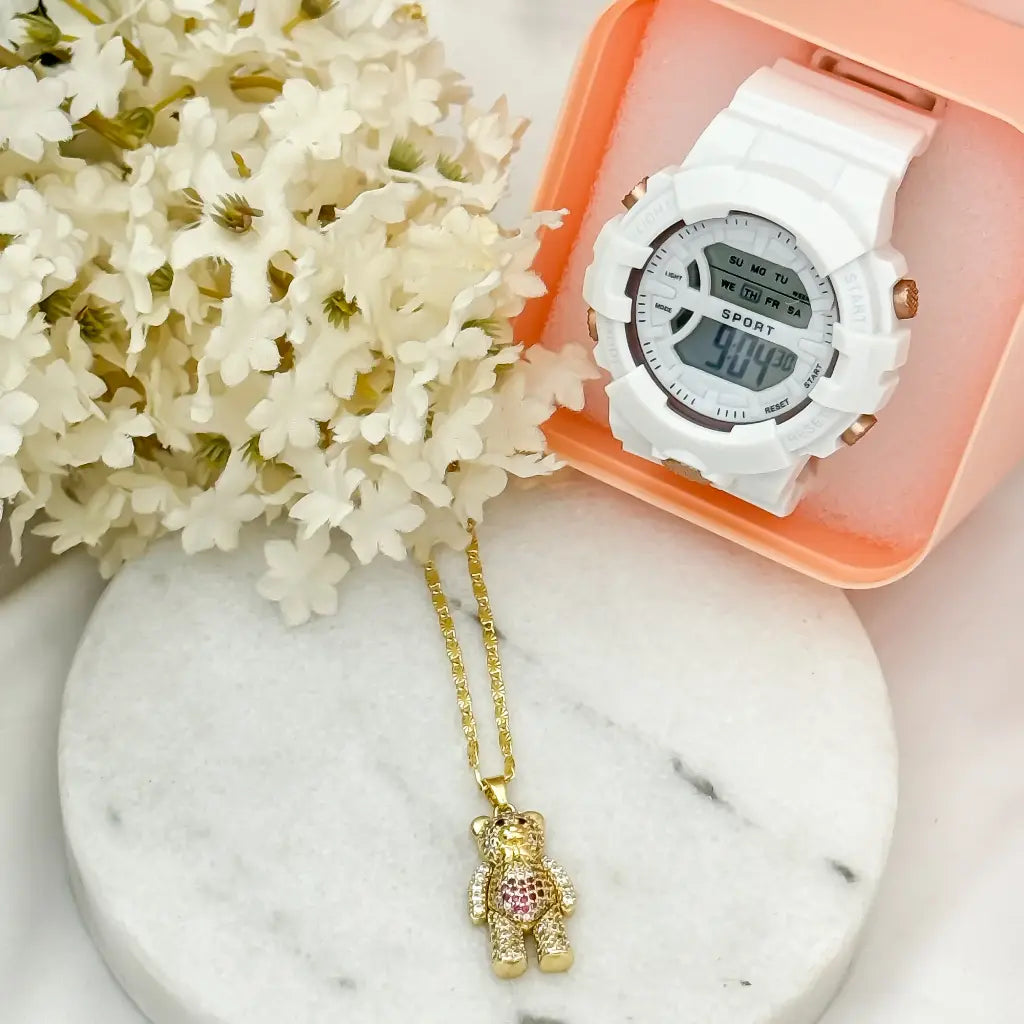 Conjunto de Cadena con Destello 45cm-3mm + Oso Articulado con Circones en Baño de Oro de 14k + Reloj Blanco Smeike de Dama